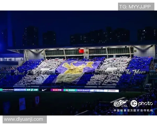 五人足球进场热潮席卷全城球迷激情四溢共同见证精彩瞬间